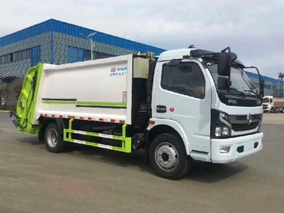 东风多利卡国六8方压缩式垃圾车 高效环卫的得力助手